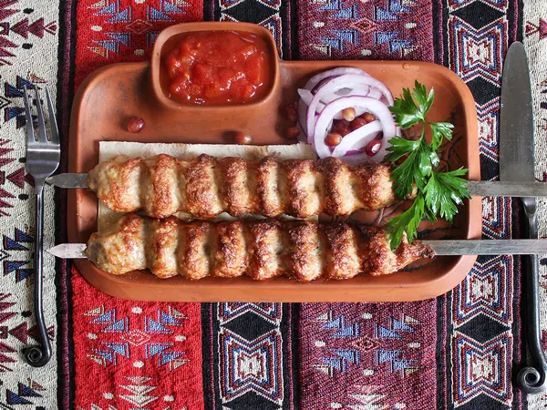 ЛЮЛЯ-КЕБАБ ИЗ КУРИЦЫ