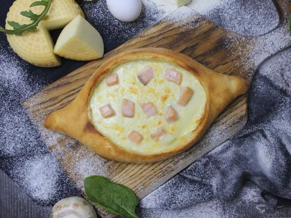 ХАЧАПУРИ ПО-АДЖАРСКИ С ЛОСОСЕМ