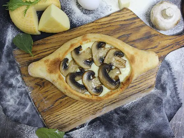 ХАЧАПУРИ ПО-АДЖАРСКИ С ГРИБАМИ